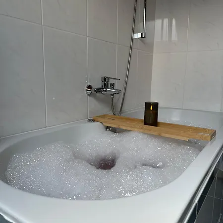 Capobnb Bergsicht, Nh Interlaken Whirlpoolbaden Daire Reutigen