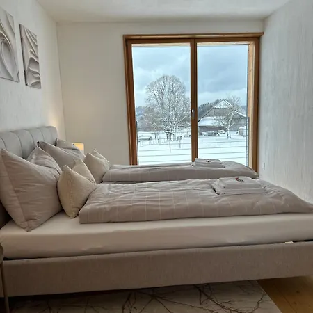 Capobnb Bergpanorama, Nahe Interlaken & Thuner شقة *